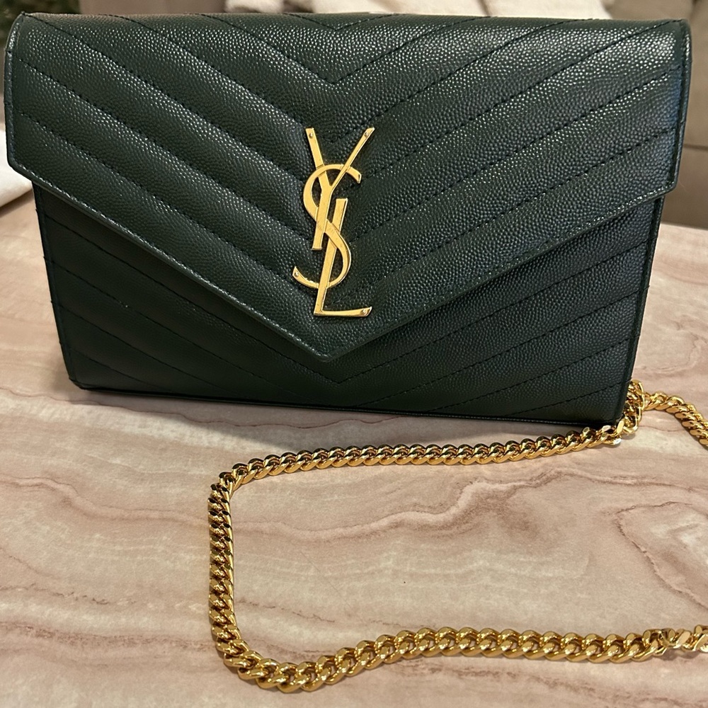 Monogramme Large YSL Grain de Poudre Wallet on Chain - Dark Emerald.